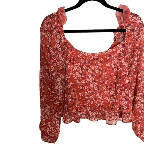 Lulus Women’s floral print ruched long sleeve top Feminine romantic size large - Picture 3 of 14